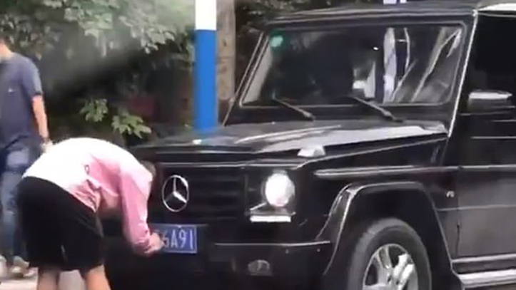 Echaron a un futbolista por falsificar la patente para violar la cuarentena