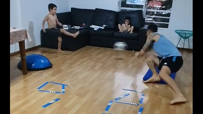 Gabriel Arias compartió un energético entrenamiento en casa junto a sus hijos