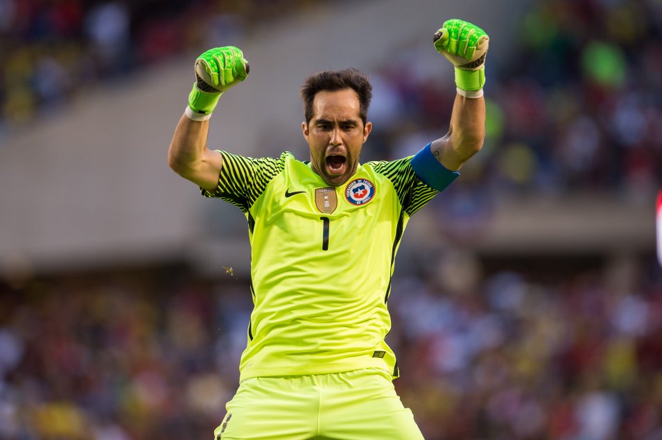 Manuel Neira presentó su formación ideal de la historia de la selección chilena