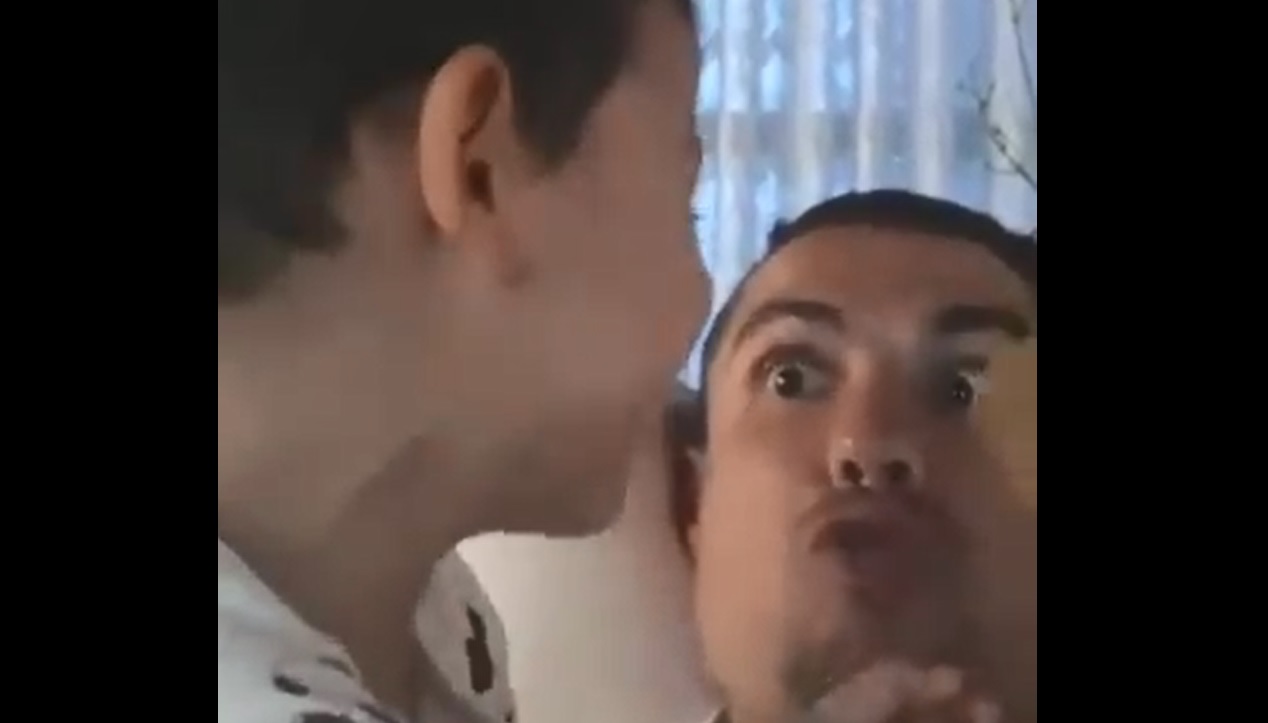 “De tal palo, tal astilla”: Cristiano le enseñó su característico grito de celebración a su hijo