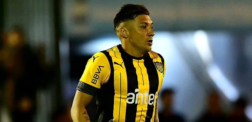 Christian Bravo: Forlán me llevó a Peñarol y me pidió que no cambiara mi juego aguerrido
