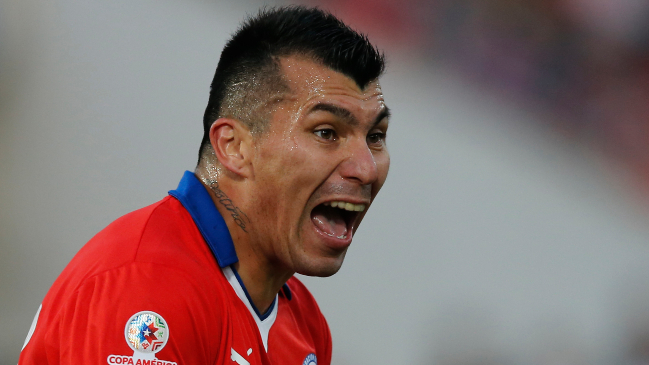 Medel celebró su aniversario en la Roja: 13 años vistiendo la camiseta más linda del mundo