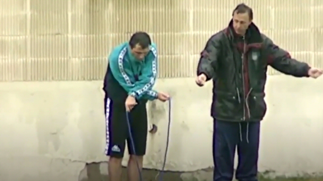 La notable lección de Johan Cruyff a Hristo Stoichkov al enseñarle a saltar la cuerda cruzada