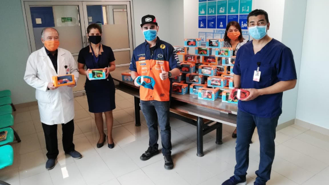 Tomás de Gavardo entregó 70 antiparras en la ex Posta Central como protección para el coronavirus