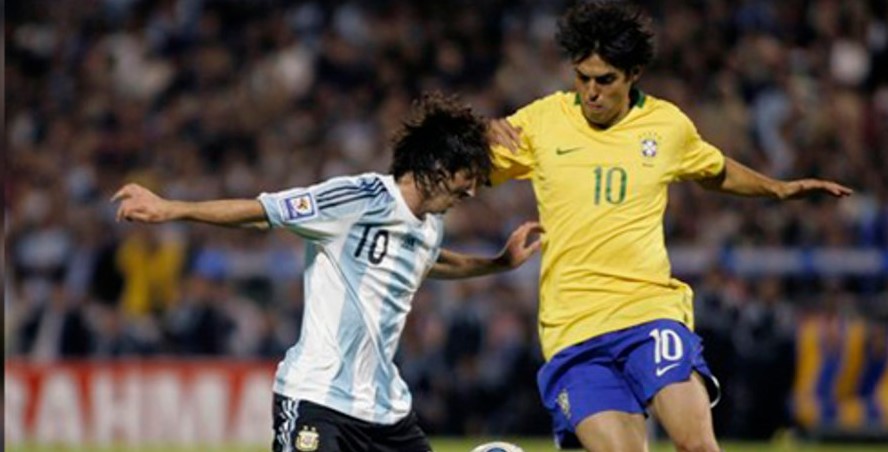 El día en que Kaká dejó en el camino a Messi para marcar un golazo a Argentina