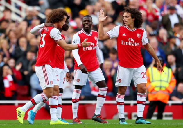 Cuatro jugadores de Arsenal burlaron el confinamiento en Londres