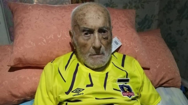 Club Social y Deportivo Colo Colo entregó mobiliario clínico a histórico ex jugador