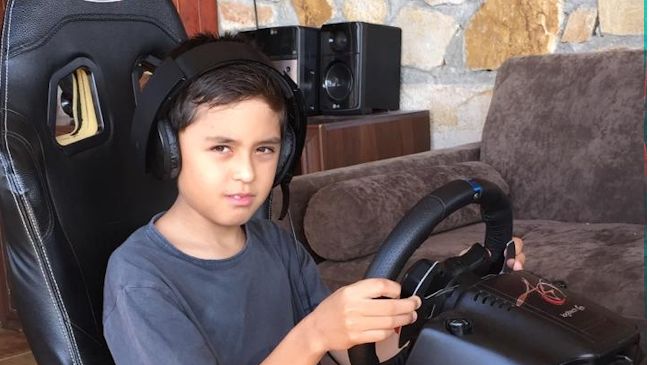 Campeón de 10 años se alzó victorioso en la tercera fecha del Club Karting Chile eSport