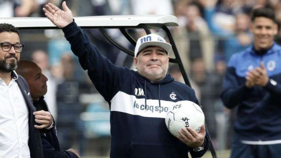 Maradona y la permanencia de Gimnasia: Muchos dicen que es una nueva mano de Dios
