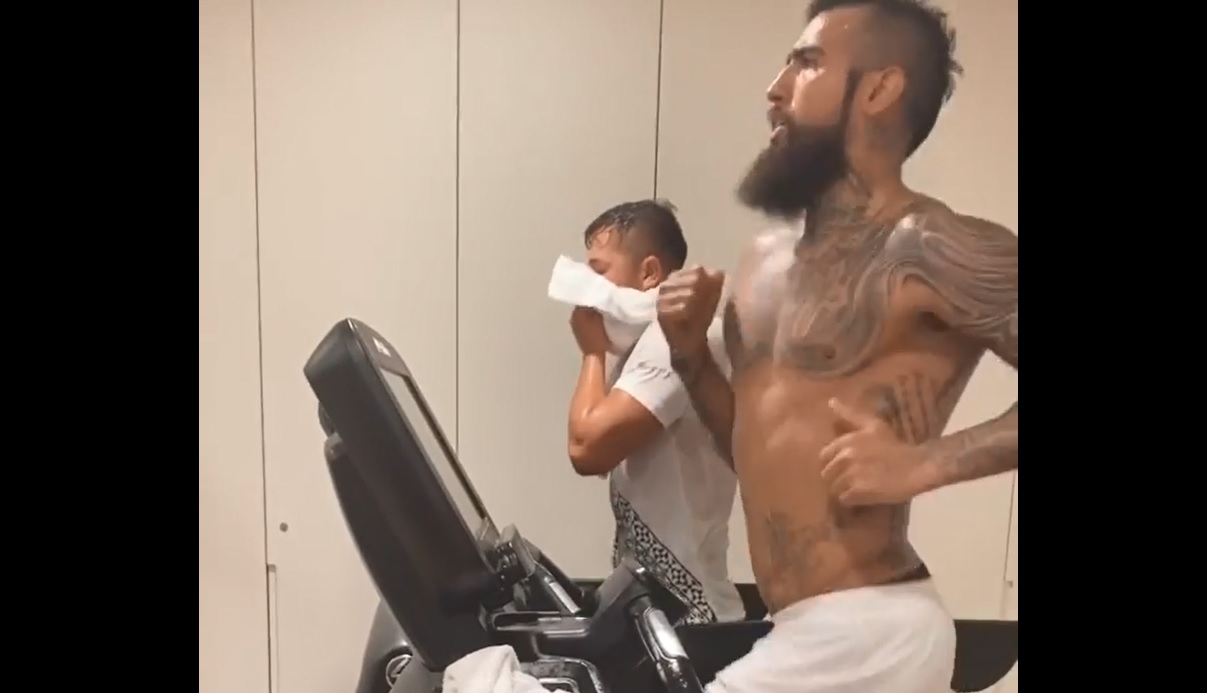 El exigente desafío físico de Arturo Vidal en su casa durante la cuarentena