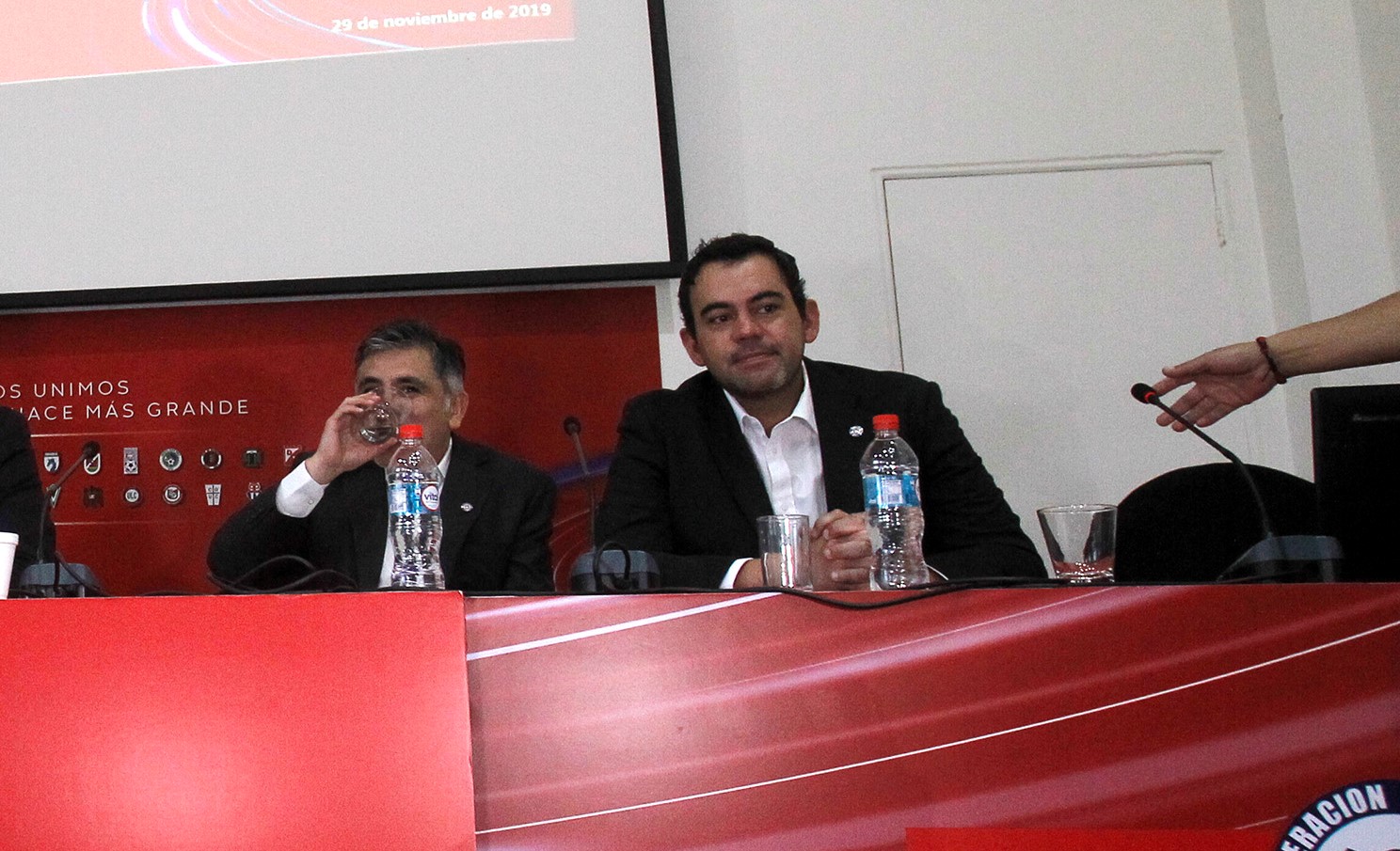 Martín Iribarne presentó su renuncia y dejó al directorio de la ANFP pendiendo de un hilo