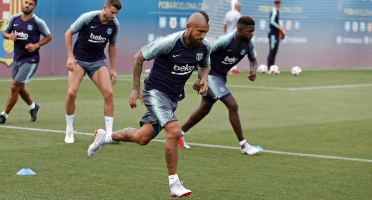 Arturo Vidal y el plantel de Barcelona deben presentarse este miércoles para exámenes