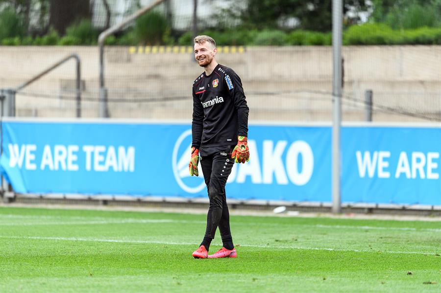 Charles Aránguiz encabezó las prácticas de Bayer Leverkusen