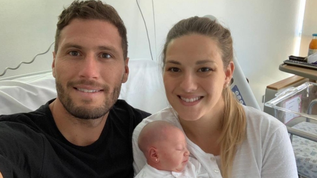 Universidad Católica felicitó a Germán Lanaro por el nacimiento de su hija Lola