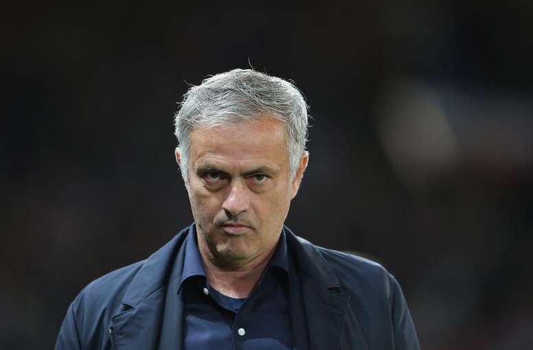 Otro torneo europeo tiene fecha de regreso y en Inglaterra Mourinho negó querer aplazar la Premier