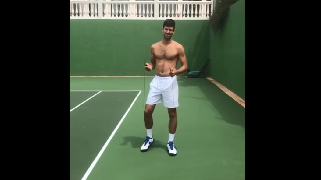 El exigente desafío que lanzó Novak Djokovic en redes sociales saltando la cuerda