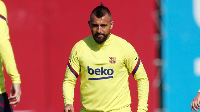 FC Barcelona volvió a los trabajos grupales y Vidal compartió con Suárez y Messi