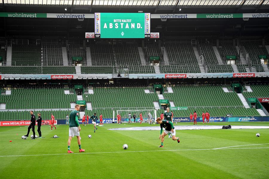 Con variadas medidas de seguridad: Así se vivió la previa del duelo Leverkusen-Werder Bremen