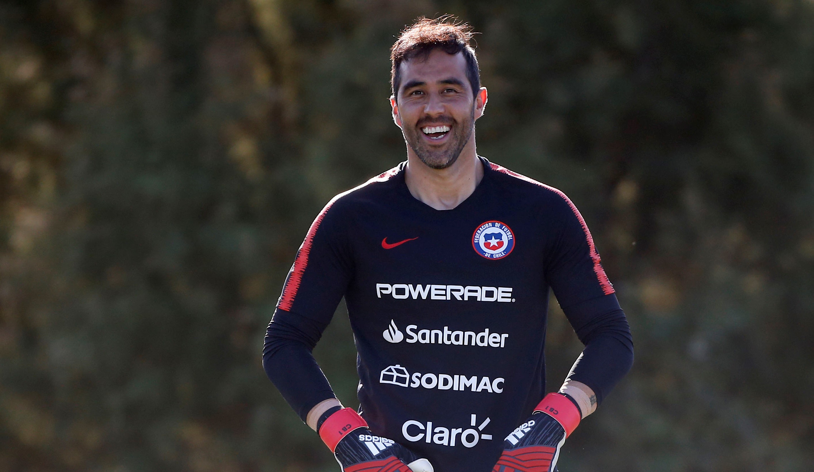 Claudio Bravo a Diego Sánchez: A ver si sacas campeón a Unión Española, llevas 80 años ahí