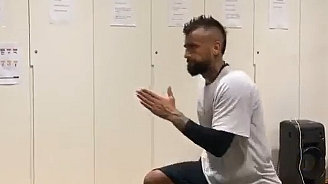 Arturo Vidal sacó aplausos por exigente rutina de trabajos