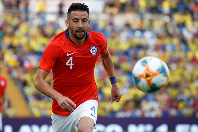 Román Riquelme y Boca Juniors reflotaron el interés por Mauricio Isla