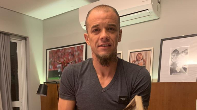 El particular regalo de Elías Figueroa a Andrés D’Alessandro