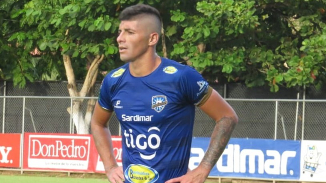 Chileno Carlos Soza brilló y anotó un gol en los descuentos en la liga de Costa Rica