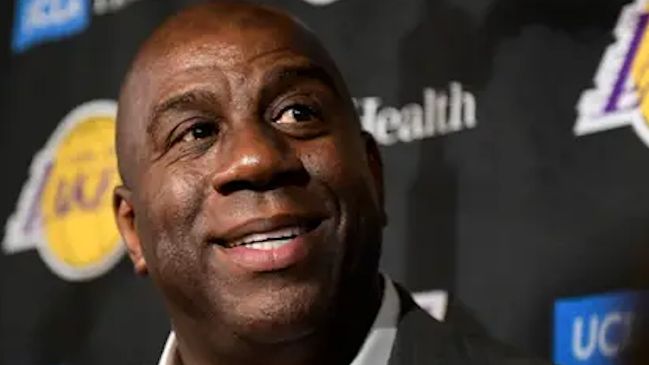 “Magic” Johnson: Si hablamos de jugadores completos, el mejor es LeBron