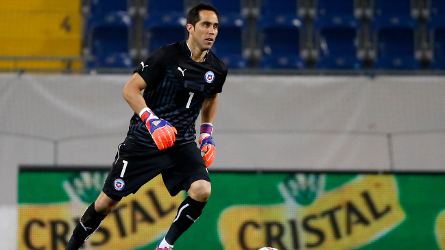 Claudio Bravo felicitó a la U por sus 93 años: Que tengan un gran día y sean muchos más
