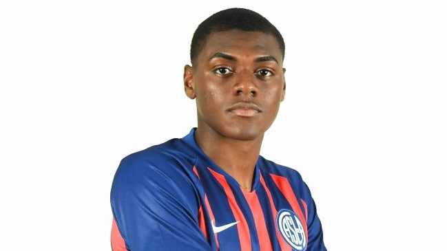 El drama de Efmamjjasond González: Lo más difícil es estar lejos de la familia