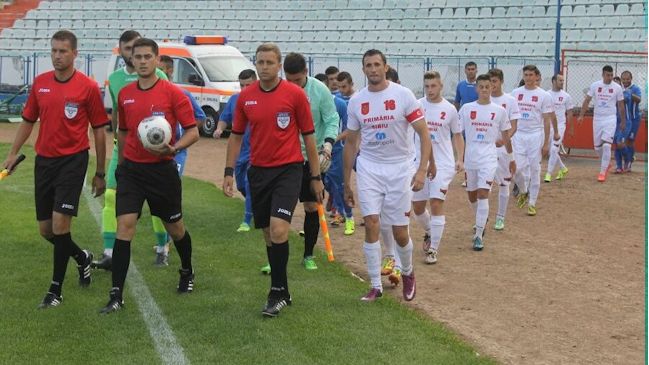 Ex modelo Playboy pretende comprar club rumano que puede perder su licencia por deudas