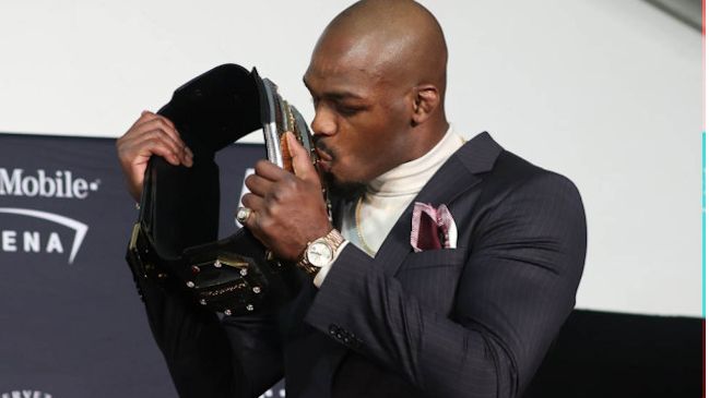 Jon Jones renunció al título peso pesado de la UFC por diferencias con Dana White