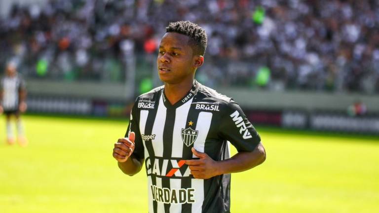 Pupilo de Sampaoli que organizó fiestas y contrajo COVID-19: Las respuestas vendrán en la cancha