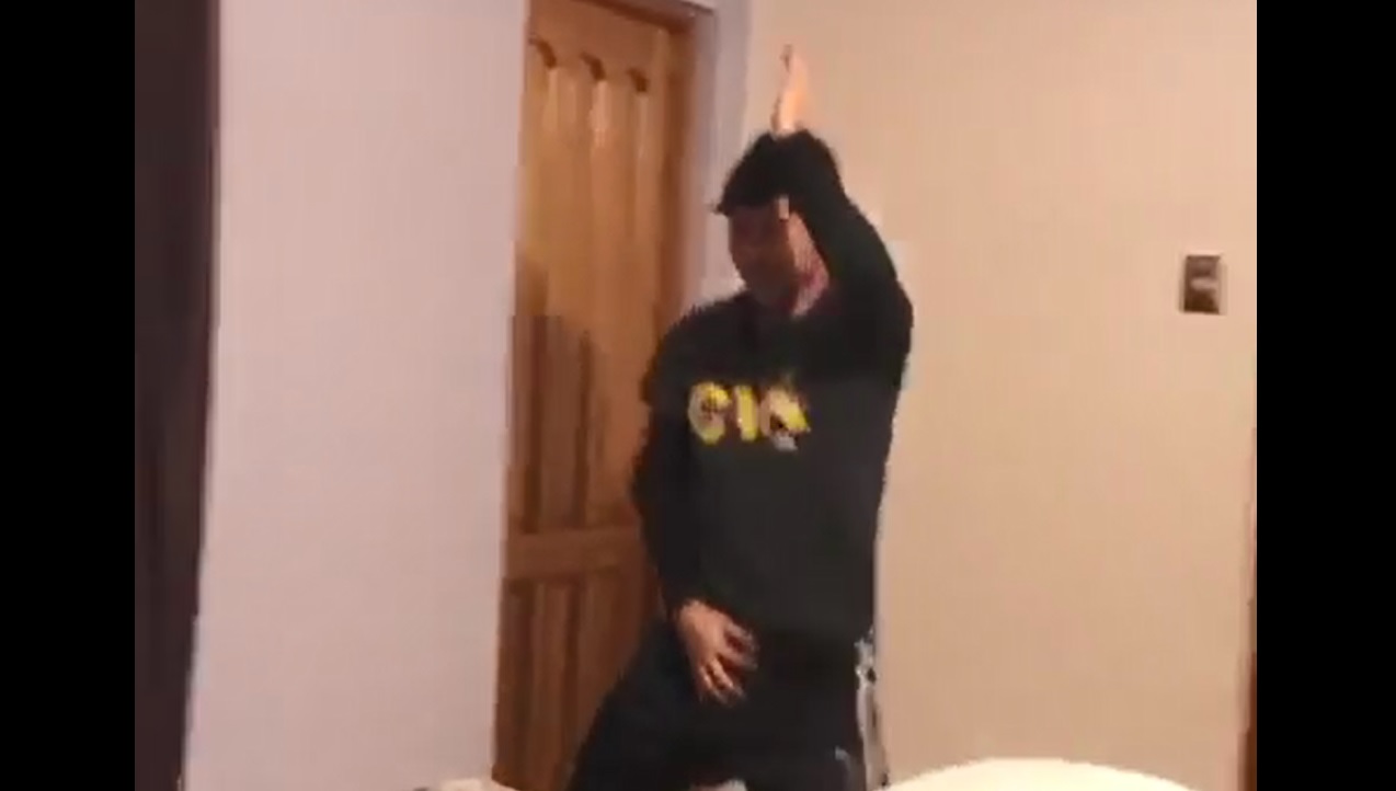 Jaime Valdés se lució con desenfrenados pasos de cumbia: “No sé qué me pasa”