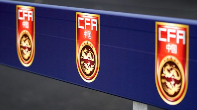 Federación de Fútbol de China suspendió por seis meses a jugadores que rompieron la cuarentena
