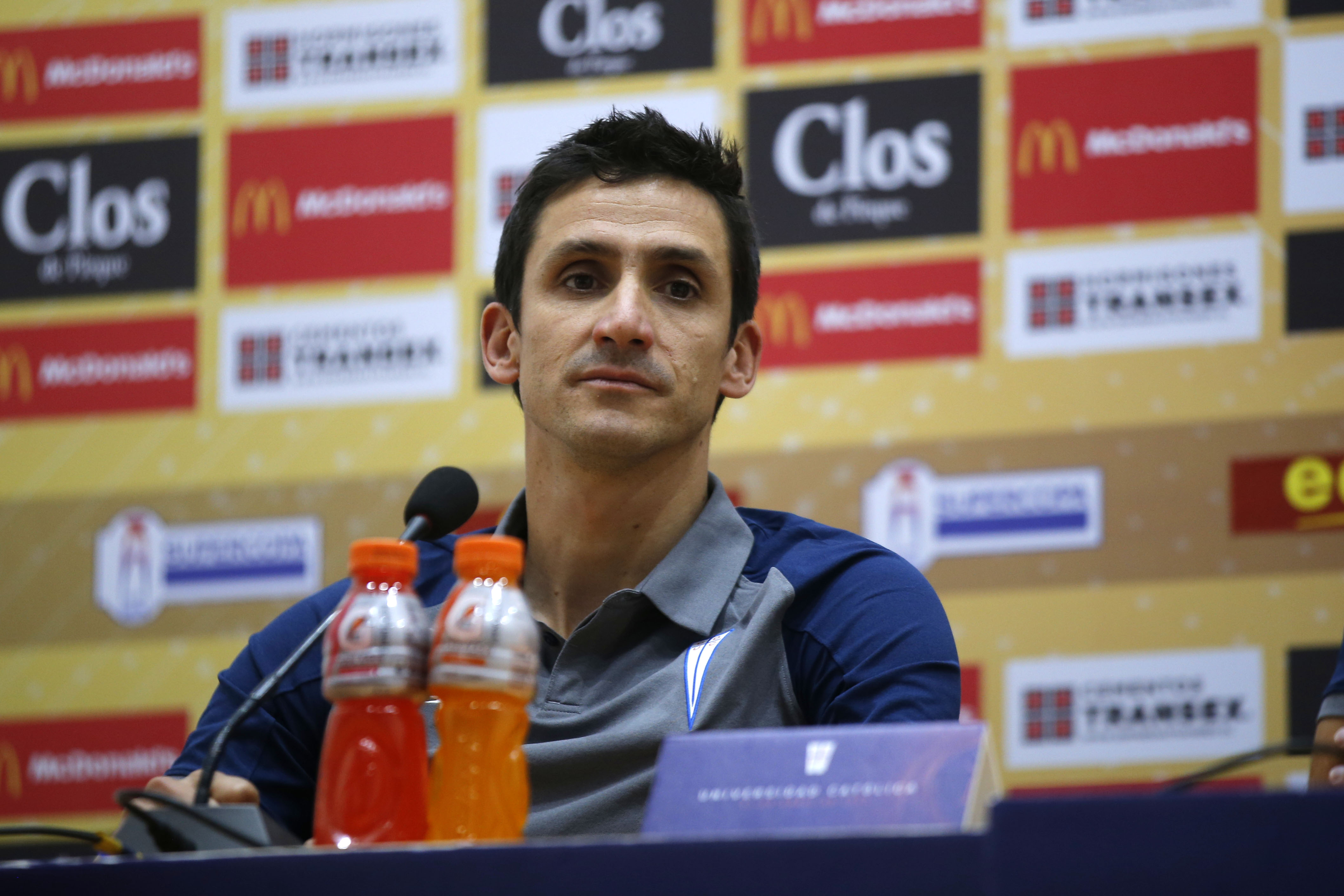 Mirosevic: Los jugadores del primer equipo son ejemplos para los jóvenes de Universidad Católica