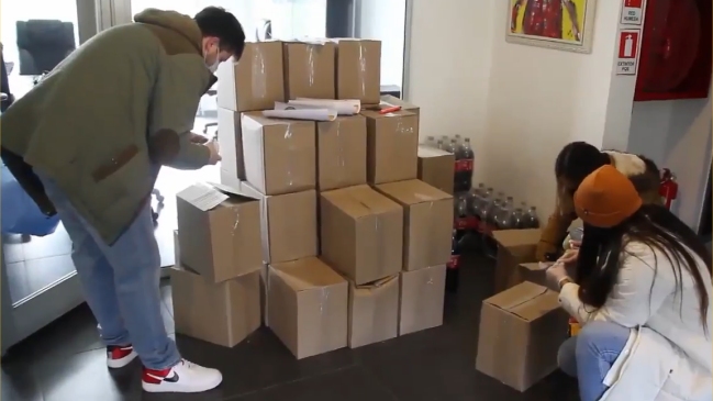 Universidad de Concepción repartió cajas de alimentos entre socios de la tercera edad