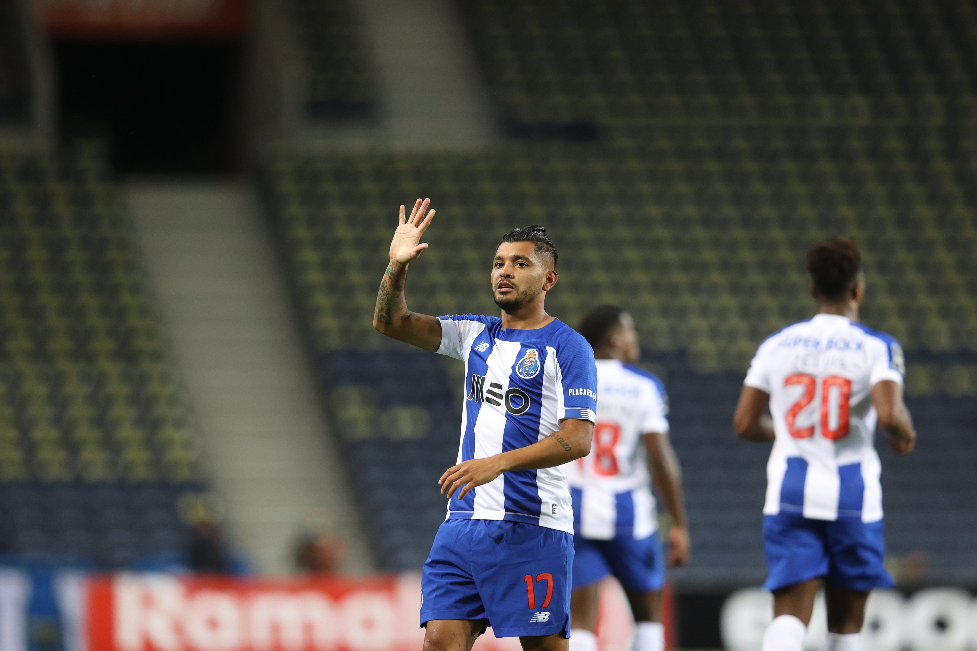 Jesús Corona anotó un golazo en el triunfo del líder Porto en la liga portuguesa