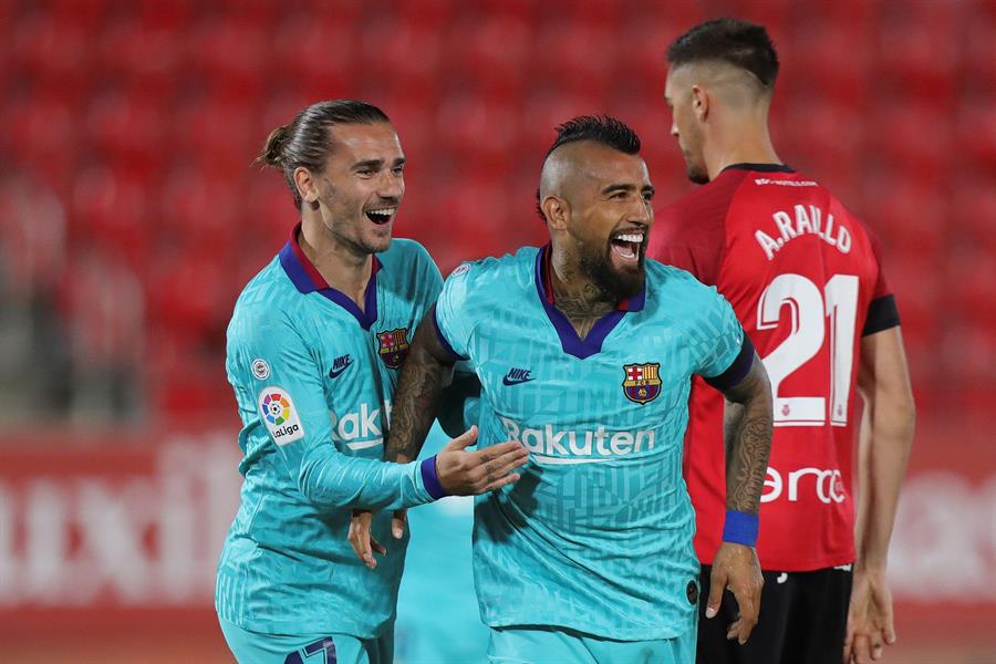 DT de Barcelona volvió a alabar a Vidal: Su perfil es necesario en cualquier plantel