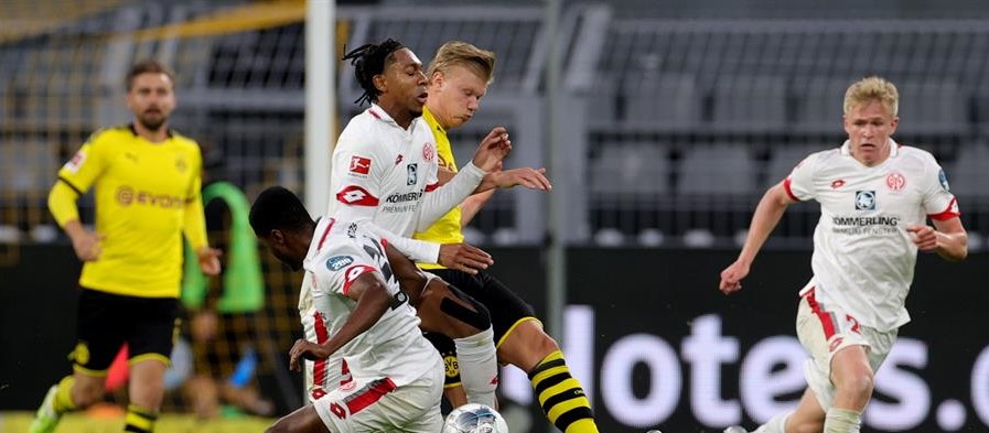 Borussia Dortmund sufrió un duro revés al caer ante Mainz en la Bundesliga