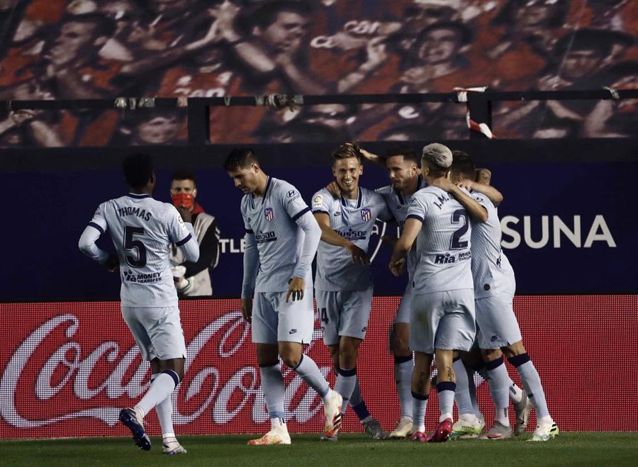 Atlético de Madrid despejó dudas y aplastó a Osasuna en la liga española