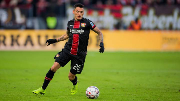 Bayer Leverkusen de Charles Aránguiz visita a Hertha en la penúltima fecha de la Bundesliga