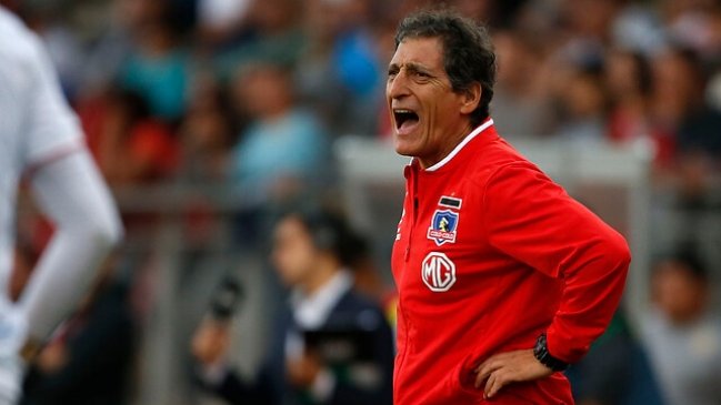 Felipe Mora lamentó la salida de Mario Salas en Colo Colo: La encontré injusta