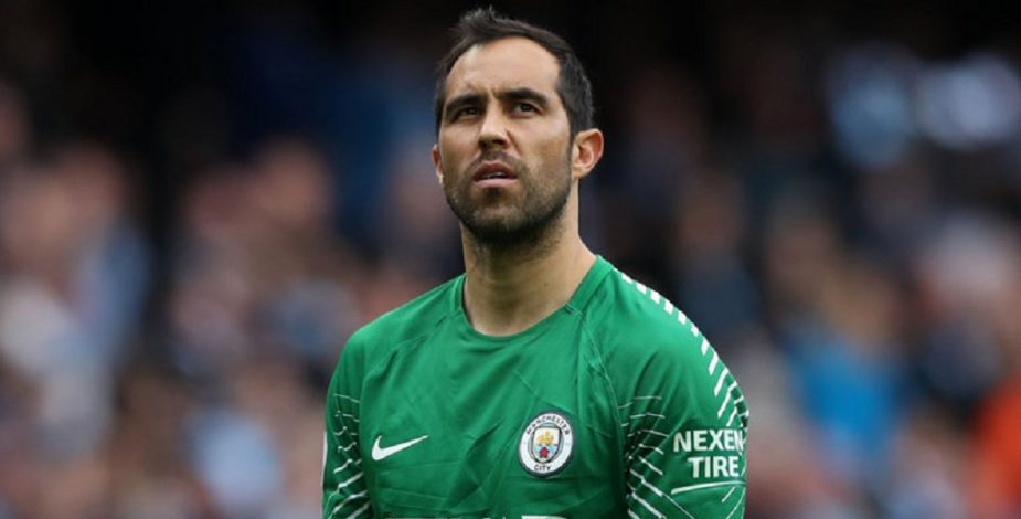 Galatasaray se sumó a los interesados en fichar a Claudio Bravo