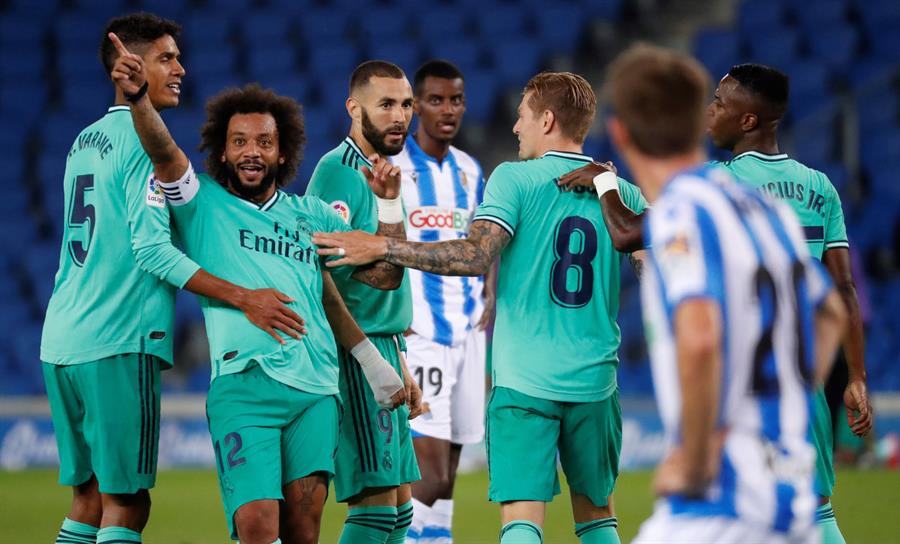 Real Madrid sufrió para vencer a Real Sociedad y alcanzar a Barcelona en el liderato