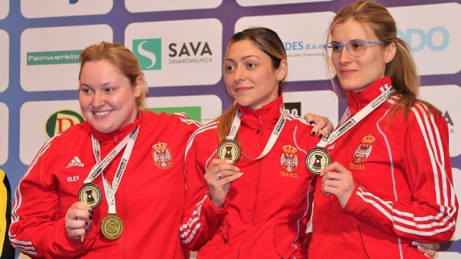 Tricampeona europea de tiro murió a los 30 años por complicaciones en su parto