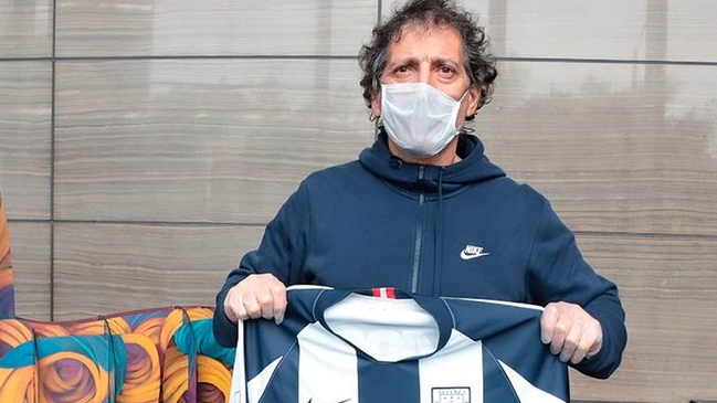 Mario Salas contó que analizan fichar a “algunos chilenos” en Alianza Lima vemos a algunos chilenos, pero es mejor guardarse los nombres