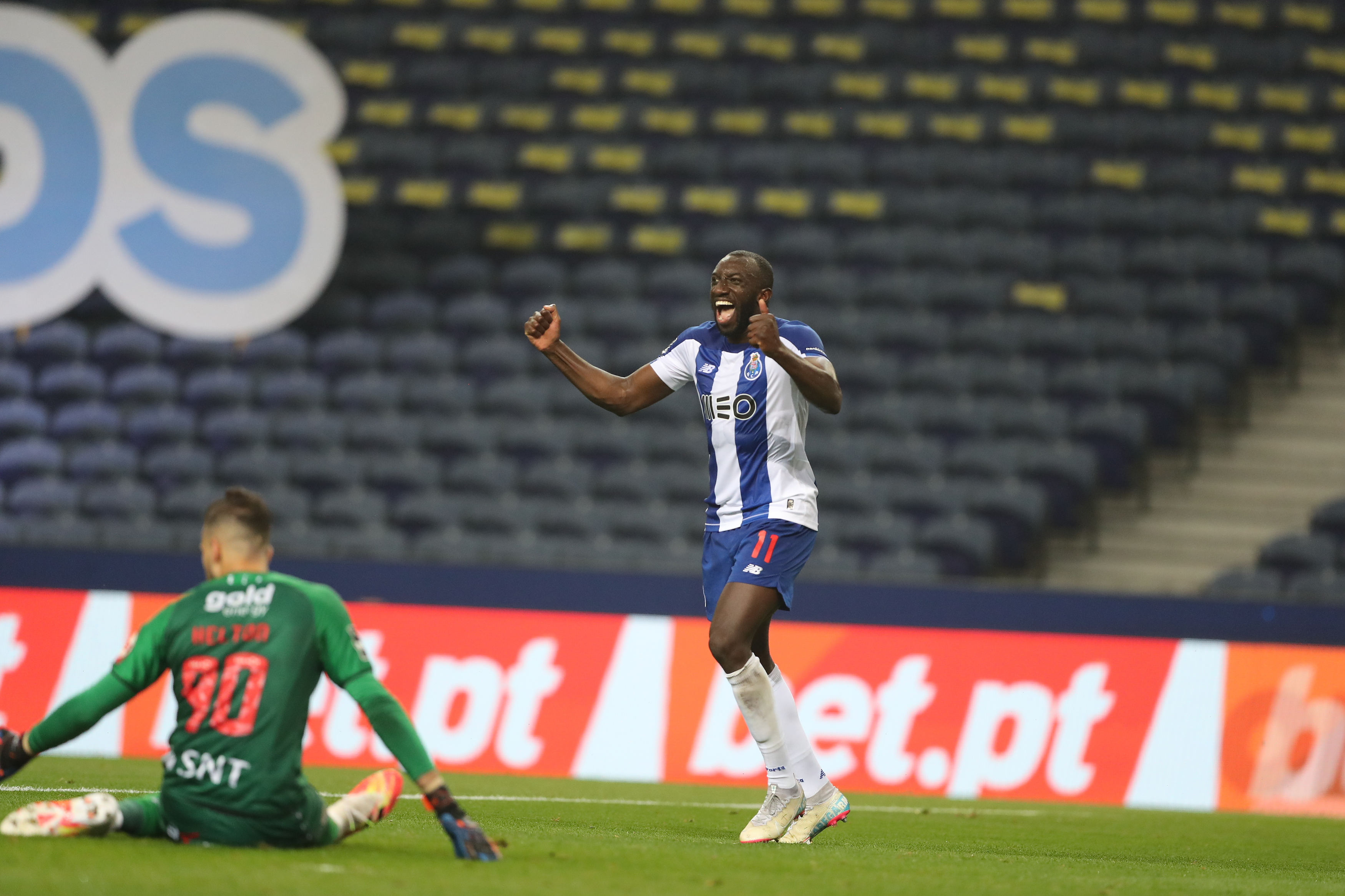 FC Porto aprovechó la caída de Benfica y tomó el liderato en Portugal tras golear a Boavista
