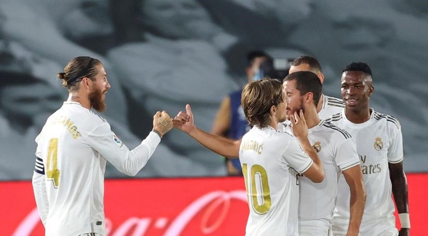 Real Madrid derrotó a Mallorca y mantuvo su ardua disputa con Barcelona por el liderato