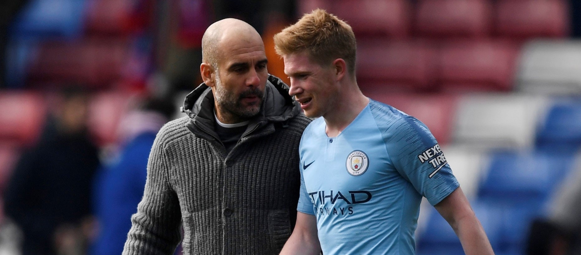 Manchester City de Claudio Bravo buscará el triunfo ante Chelsea para evitar que Liverpool se corone campeón